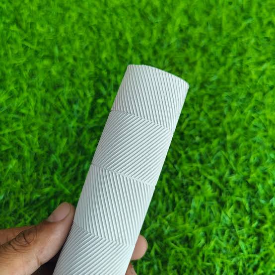 Chevron Zig Zag Cricket Bat Grip (White)